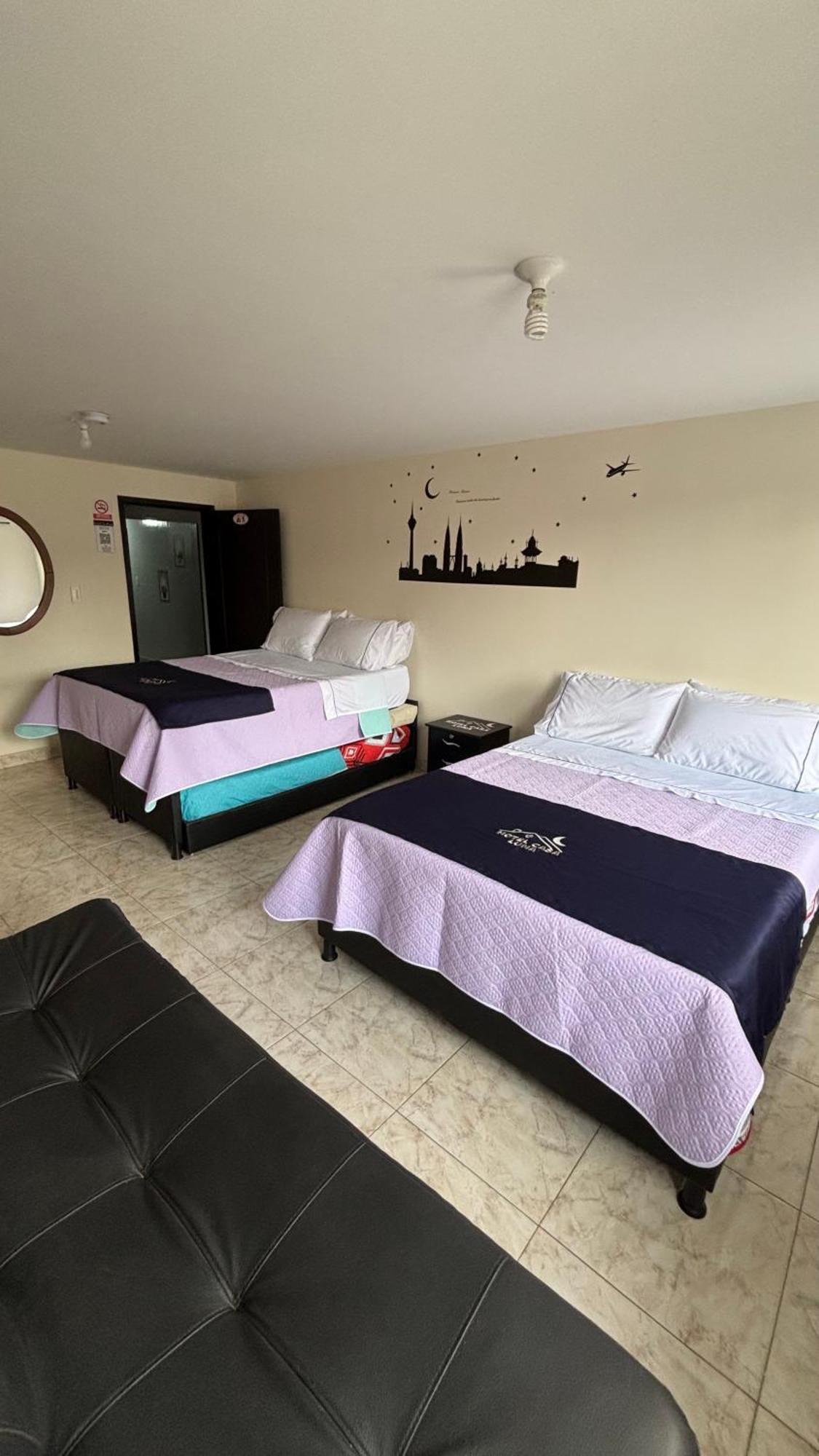 Hotel Casa Luna Bogotá Szoba fotó